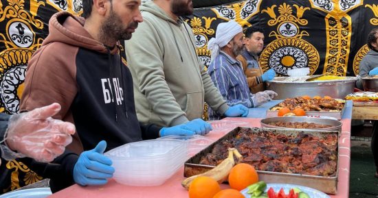 شباب الخير بالدقهلية يتنافسون لتوصيل 10 آلاف وجبة على مدار الشهر الكريم