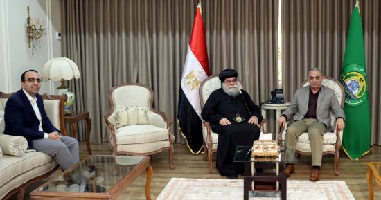 محافظ الإسماعيلية يستقبل ممثلى الكنائس بالمحافظة للتهنئة بمنصبه الجديد