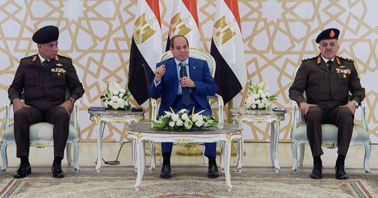 الرئيس السيسى يلتقى قادة القوات المسلحة.. ويوجه التحية لأرواح شهداء الوطن.. صور 