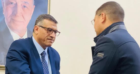 محافظ قنا يقدم واجب العزاء لأسرة فهمى عمر رئيس الإذاعة المصرية الأسبق