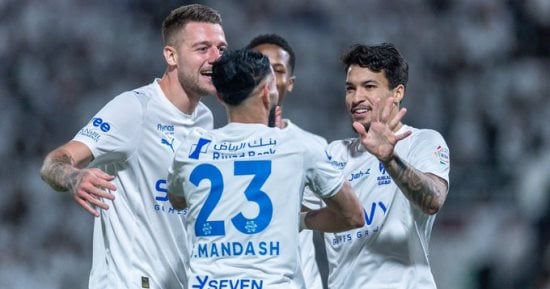 الهلال ضد النجمة.. دونجا وبنزيما فى التشكيل الرسمى للمباراة بتحكيم مصرى