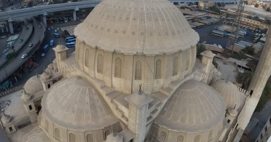 مسجد الرحمن بالمظلات.. صرح يجمع بين جمال البنيان وروح البيان ليظل الأزهر حاضرا علما وهداية ونورا