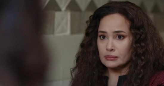 من وحى مسلسل مناعة.. خطوات بسيطة لعمل الشعر الكيرلى فى البيت