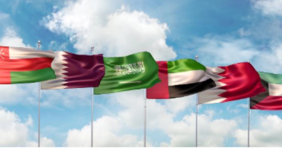 دول الخليج تتصدى للصواريخ والمسيرات الإيرانية.. تُطمئن مواطنيها: جاهزون لحماية أرضنا والمخزون السلعى آمن.. استهداف مطار الكويت بمسيرة ووقوع إصابات.. الإمارات تعلن تصديها لهجمات جديدة وقوع شظايا في أبو ظبى ودبى