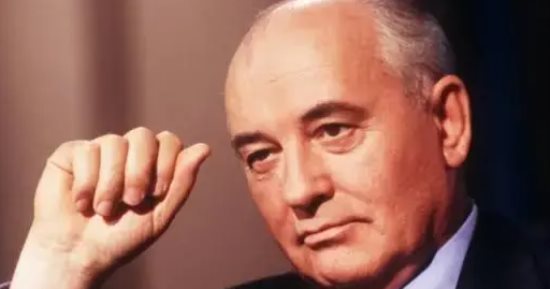  فى مثل هذا اليوم.. جورباتشوف يدعو لمعاهدة للأسلحة النووية عام 1987