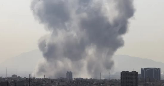 الجيش الإسرائيلى يعلن اغتيال نائب وزير المخابرات الإيرانى وضباط بارزين فى غاراته الأولى