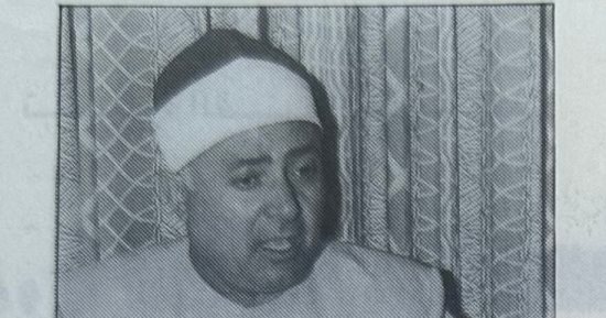 كنوز منسية.. الشيخ محمد محمود عوض.. مدرسة متفردة بعيدة عن التقليد.. نشأ يتيما وتكفل خاله برعايته وتحقيق أمنية والده ووهبه للقرآن.. 2 جنيه جائزة أول مسابقة يخوضها الشيخ.. التحق بالإذاعة عام 1977.. صور