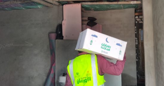 توزيع 6800 كرتونة رمضانية للأسر الأولى بالرعاية بسوهاج