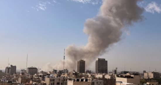 تصعيد خطير بالشرق الأوسط.. قيادات حزبية تحذر من تداعيات الهجمات الأمريكية الإسرائيلية على إيران: ارتفاع أسعار النفط واضطراب سلاسل الإمداد وضغوط على قناة السويس.. وتحديات اقتصادية مباشرة إقليميا وعالميا