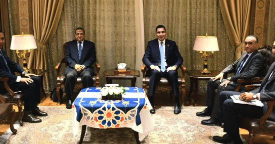 وزير الشباب والرياضة يستقبل رئيس الاتحاد المصري للملاكمة 