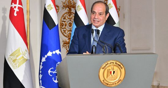 الرئيس السيسى: اطمئنوا على مصر كويس محدش بفضل الله يقدر يقترب من هذا البلد.. صور 