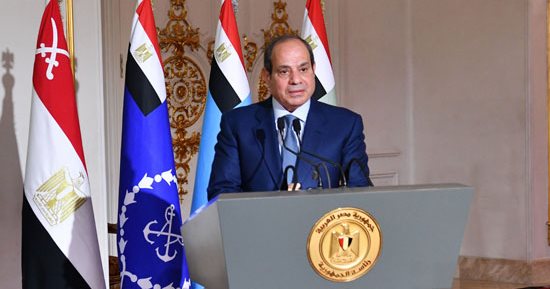 مصر آمنة رغم عواصف الإقليم.. رسائل الرئيس السيسى فى إفطار القوات المسلحة: اطمئنوا لا أحد يقترب من بلدنا.. كنا حريصين على التهدئة ونتحسب لتداعيات الحرب وندعم الأشقاء.. نشعر بالمصريين ونبذل أقصى جهد لتحسين الحال
