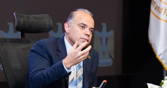 تمديد حظر استيراد السكر بسبب زيادة الإنتاج