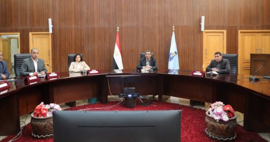 محافظ البحر الأحمر يعقد اجتماعا لمتابعة ملف التصالح على مخالفات البناء