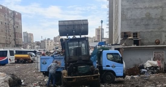 محافظ الإسكندرية يوجه بسرعة رفع المخلفات من محيط الترام 