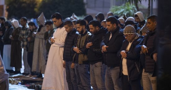 روحانيات رمضان.. صلاة التراويح فى مساجد الرباط بالمغرب