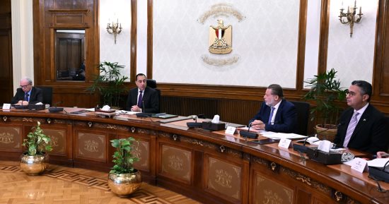 رئيس الوزراء: تحديث السيناريوهات المتكاملة للتعامل مع تداعيات الحرب 