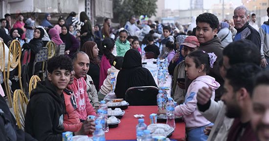 أكبر مائدة إفطار رمضانى.. اليوم إقامة إفطار المطرية وسط حضور جماهيرى كبير 