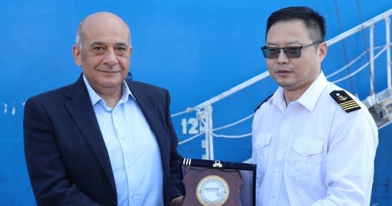 ميناء الإسكندرية يستقبل WEN JING KOU أكبر سفن الرورو العاملة بالغاز الطبيعى