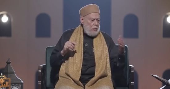 علي جمعة: الإعلانات والمظاهر الكاذبة تعلم الأطفال السرقة وتهدد استقرار الأسرة