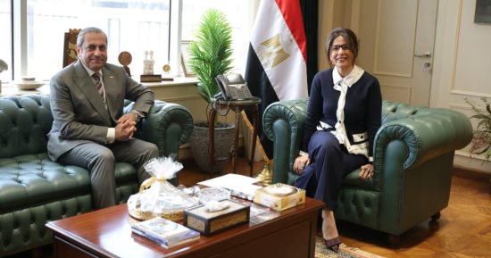 وزيرة الثقافة تبحث مع رئيس شركة العاصمة الجديدة تعزيز التعاون الثقافى والفنى