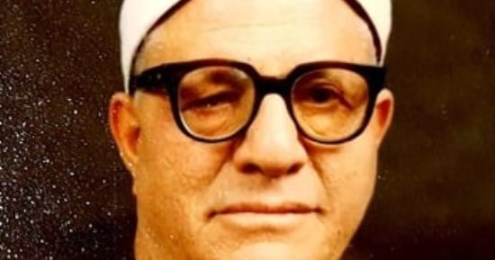 "كنوز منسية" الشيخ عبد السميع محمد عيسى حكاية القارئ اليتيم.. من عامل فى قصر الملك فاروق إلى معتمد بالإذاعة المصرية والمحافل الدولية.. وتلاوة صدفة فى عزاء ابنه قادت شيخه لتعليم التجويد وإجادة القراءات.. صور