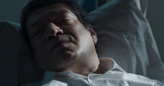 مسلسل عين سحرية الحلقة الأخيرة.. طه يضع السم لزكى فى الشاى داخل مكتبه