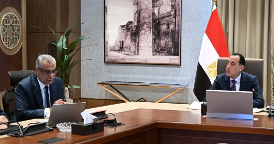 رئيس الوزراء يتابع عددا من ملفات عمل وزارة الإنتاج الحربى 