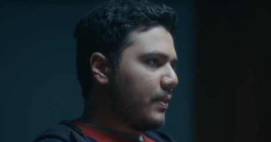 عمر رياض في «رأس الأفعى».. موهبة شابة تثبت حضورها في دور الإرهابي هشام