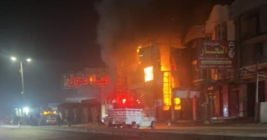 حريق هائل يلتهم معرض مفروشات بالمحلة والحماية المدنية تحاول إخماده