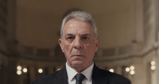 مسلسل فرصة أخيرة الحلقة 1.. محمود حميدة يظهر كجد حنون لحفيدته