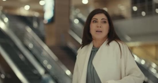 مسلسل اللون الأزرق.. حمزة يختفى فى المطار وأمنة تنجح بالعثور عليه