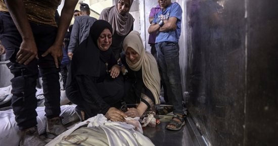 تعليق الإجلاء الطبى يهدد حياة المرضى فى غزة.. الأمم المتحدة تدعو إلى إنقاذ حياة مرضى القطاع وتؤكد وجود نقص كبير فى المساعدات الإنسانية بسبب عرقلة الاحتلال لوصول عمليات الإغاثة.. وتصف الأوضاع الإنسانية بالمزرية