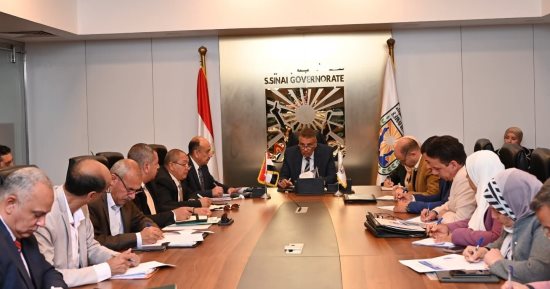 محافظ جنوب سيناء يتابع ملفات التقنين والتصالح وتسريع أداء الخطة الاستثمارية