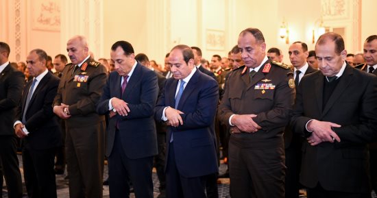 الرئيس السيسى يؤدى صلاة التراويح بالأكاديمية العسكرية.. ويؤكد للمصريين: اطمئنوا نحن بخير