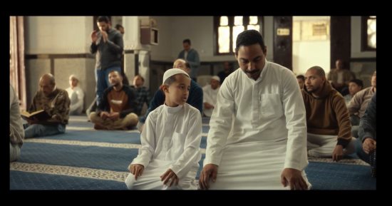 مسلسل رأس الأفعى الحلقة 17.. حالة فوضى بين المصلين بسبب انفجار بأحد المساجد