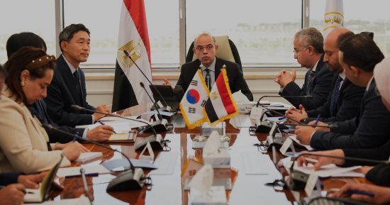 وزير الاستثمار يلتقي القائم بأعمال سفارة كوريا الجنوبية للتعاون في مجال الصناعة