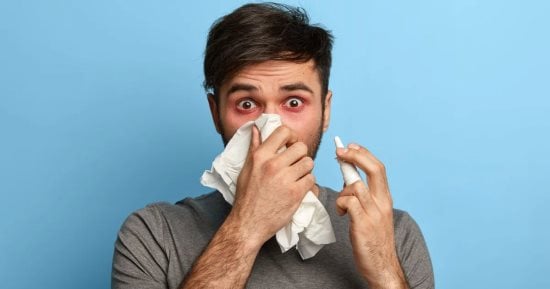 انسداد بالأنف ودموع غزيرة فجأة.. 9 خطوات لتخفيف أعراض البرد المزعجة انسداد بالأنف ودموع غزيرة فجأة.. 9 خطوات لتخفيف أعراض البرد المزعجة