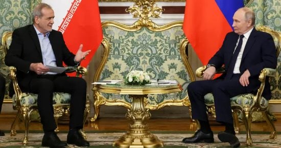 العالم هذا المساء.. بوتين وبزشكيان يتبادلان دعم إيران وأمير قطر يساند.. نتنياهو يحشد كمنقذ وبن غفير يصرخ من ارتفاع تصويت العرب ورفض التمديد.. ذوو القتلى يتظاهرون لإسقاط حكومة الحرب.. طهران تهاجم نووي إسرائيل