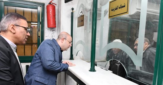 محافظ الفيوم يتفقد المركز التكنولوجى بمركز إطسا ويلتقى مواطنين
