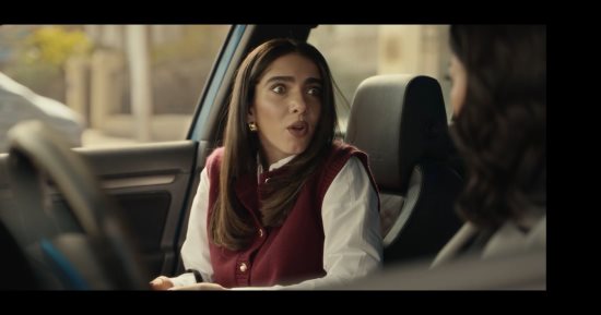 رأس الأفعى الحلقة 18.. كارما تستنجد بأختها نورا بعد تعرضها لمضايقات شاب بالجامعة