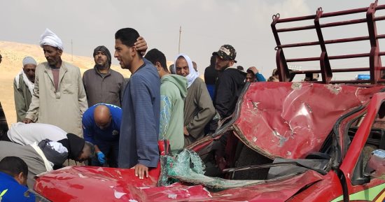 كانوا فى طريقهم لتشييع جنازة.. ننشر صور حادث تصادم سيارتين ببنى سويف