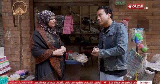 بركة رمضان يحقق حلم العمر.. سامح حسين يهدي سيدة عمرة و50 ألف جنيه