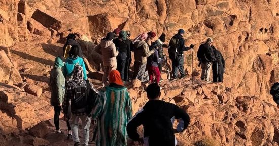 توافد السائحين والزوار على مدينة سانت كاترين لزيارة مقدساتها الدينية