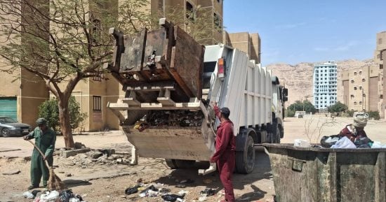 رفع 15 طن من القمامة والأتربة والمخلفات بحى الكوثر في سوهاج