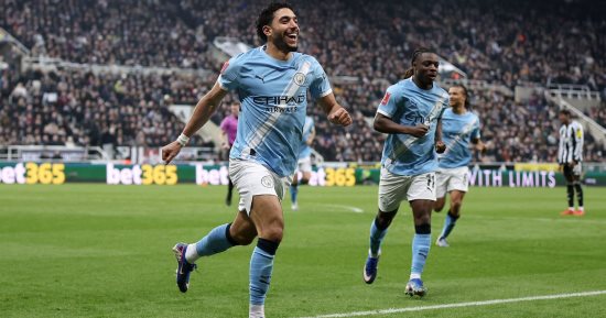 صحف وجماهير مانشستر سيتي تنفجر غضبًا ضد جوارديولا بسبب عمر مرموش