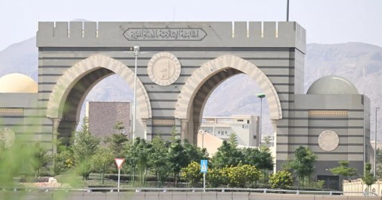 مبادرات تطوعية لطلاب الجامعة الإسلامية بالمسجد النبوى لخدمة المصلين والزوار