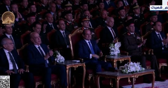الرئيس السيسى يشاهد فيلما تسجيليا عن تضحيات الشهداء بعنوان حتى لا ننسى 