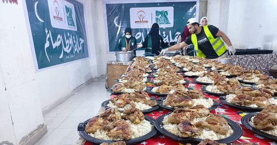 محافظ أسيوط: توزيع 150 ألف وجبة إفطار وسحور للأسر الأولى بالرعاية خلال رمضان