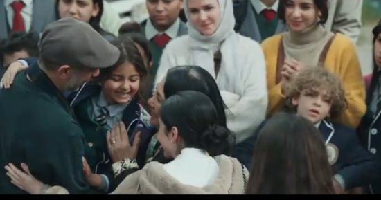 مسلسل أب ولكن الحلقة 5.. الطفلة نور تقابل جدتها سلوى عثمان بعد سنوات